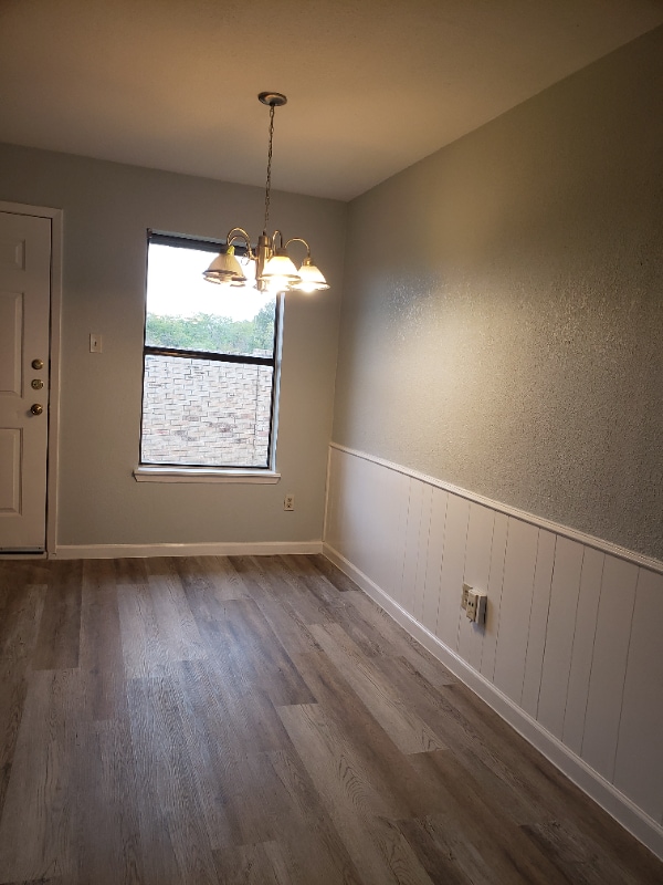 Building Photo - 420 Signal Hill Ct N