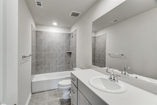 Building Photo - 4802 Hunter Hurst Dr