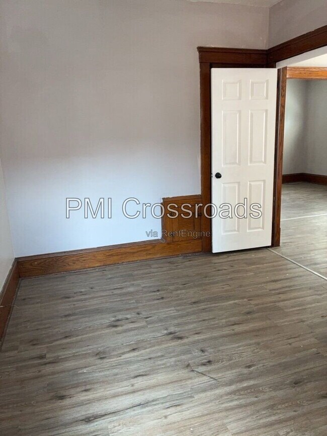 Building Photo - 1388 W 91st St