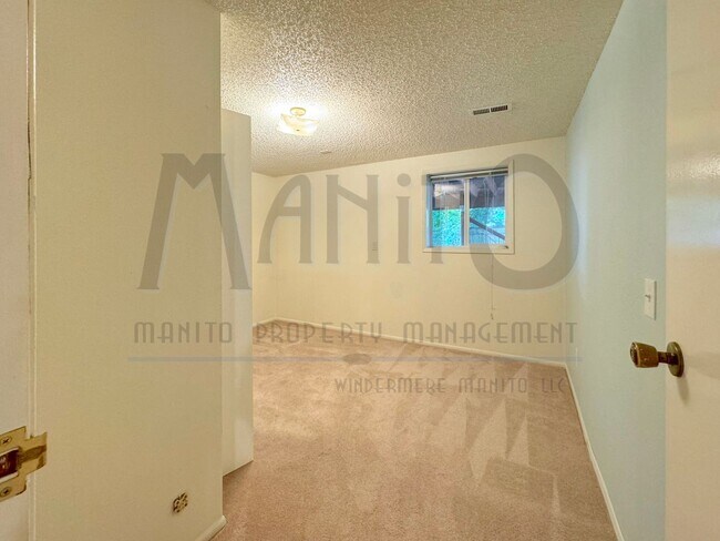 Building Photo - *COMING SOON* Entertainer's Delight - Spra...