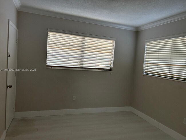 Building Photo - 270 NE 191st St