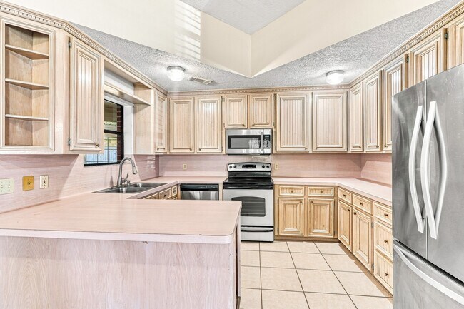 Building Photo - 4422 Egret Dr