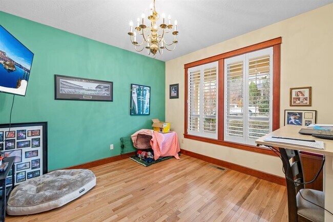 Building Photo - 69 Greenmoor Dr