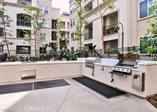 Building Photo - 1416 Scholarship