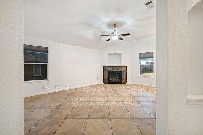 Building Photo - 105 Cattail Cove