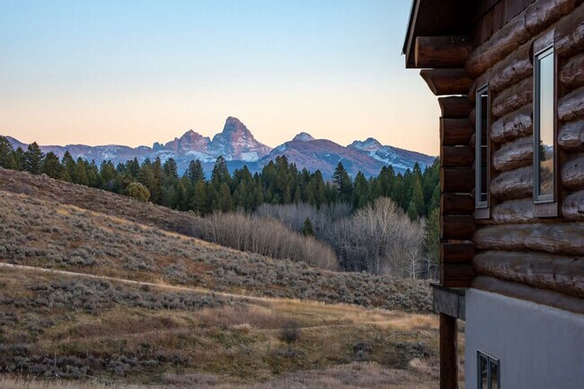 Building Photo - 10455 Rammell Mountain Rd