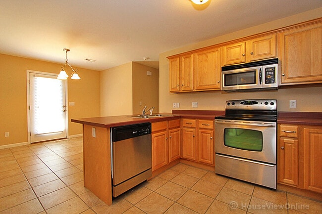 Building Photo - Travelers Way 2479/2481