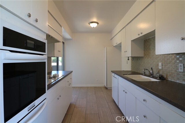 Building Photo - 6251 Coldwater Canyon Ave
