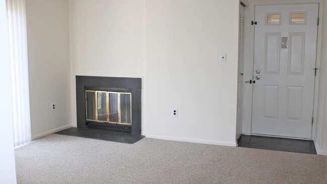 Building Photo - 38 Juniper Ct