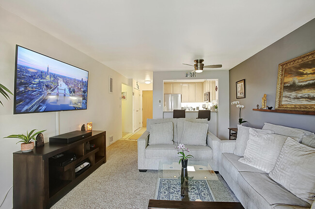 Building Photo - 146 Por La Mar Cir
