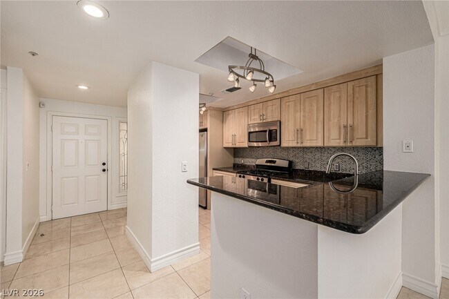 Building Photo - 210 E Flamingo Rd