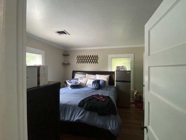 Building Photo - 6 McCabe St