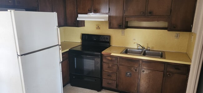 Building Photo - 235 Mimosa Dr