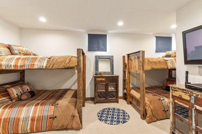 Building Photo - 83290 S Bay Dr