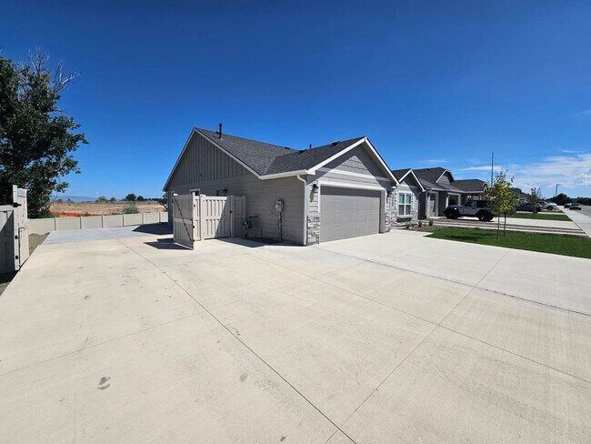 Building Photo - Brand New Home with RV Pad and Premium Fin...