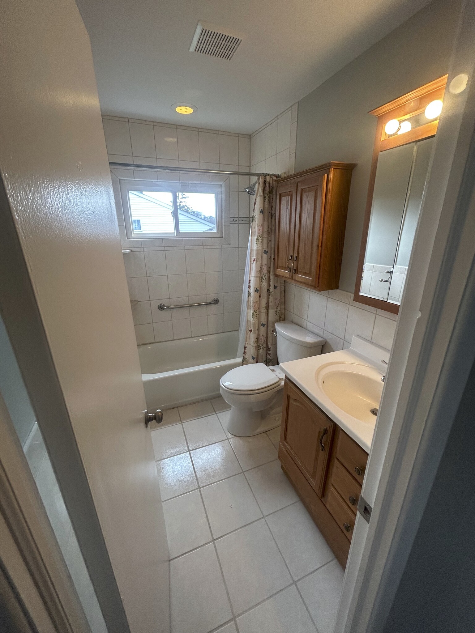 Main Bath - 24 Malvina Ln