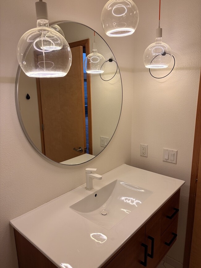 Building Photo - 1125 NW 9th Ave