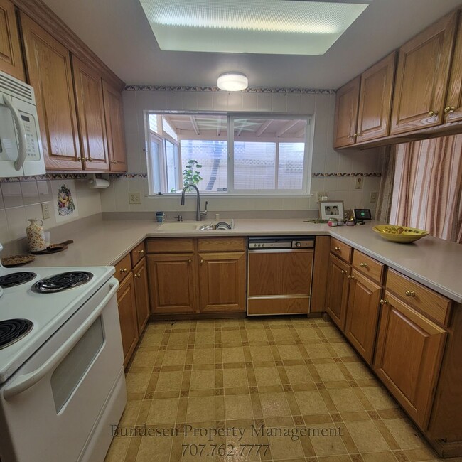 Building Photo - 1732 Moclips Dr