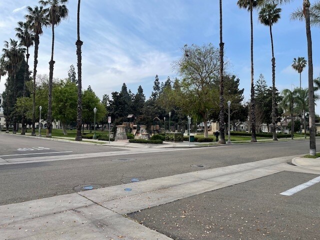 Park across the street - 310 N Philadelphia St