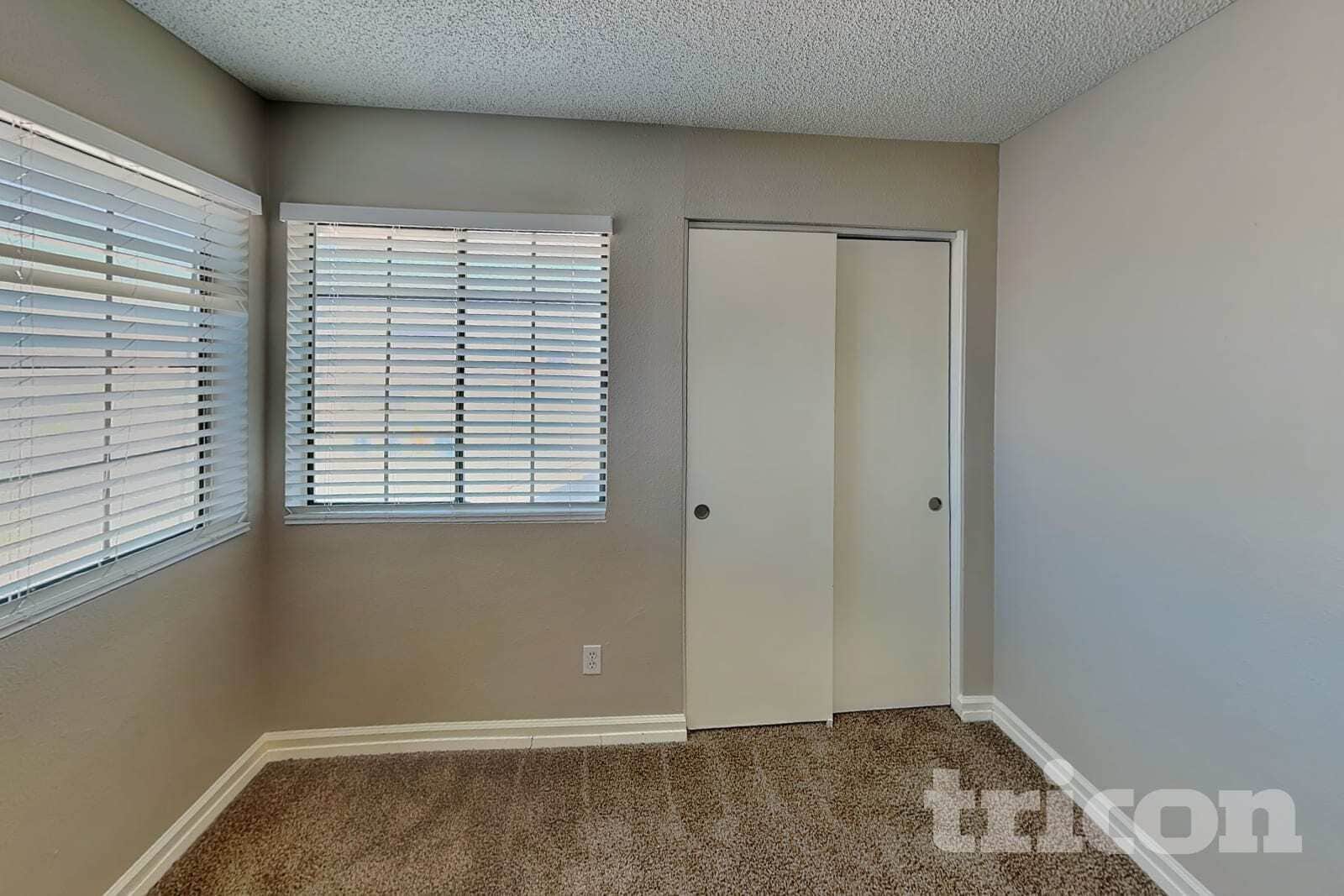 Building Photo - 3143 Regal Oak Dr