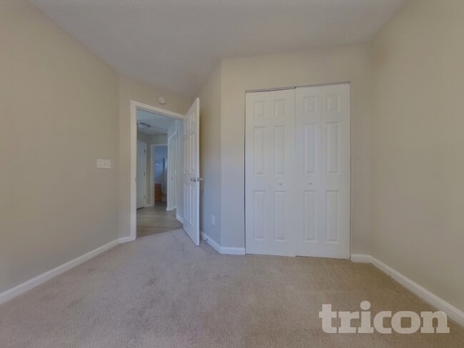 Building Photo - 225 Silver Fox Trail