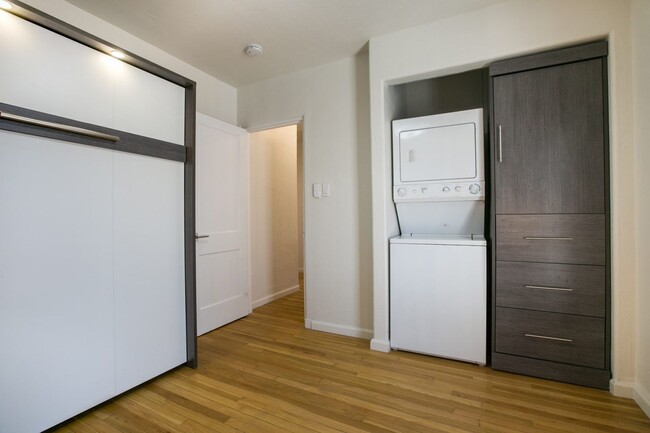 Building Photo - Newly renovated! 3 Bedroom in Nob Hill