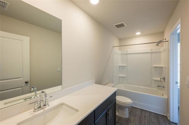 Building Photo - 345 Timberland Ave