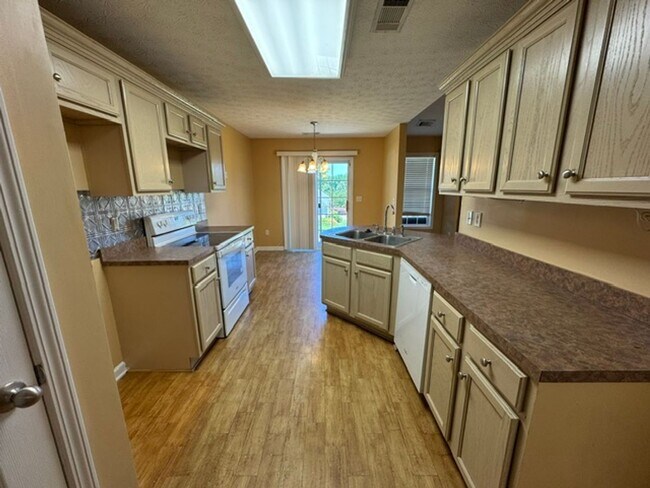 Building Photo - 100 Talley Branch Ct