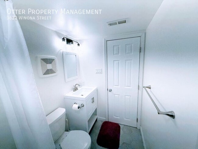 Building Photo - 3620 Winona St