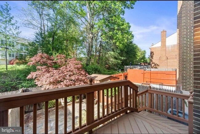 Building Photo - 7720 Bristol Square Ct