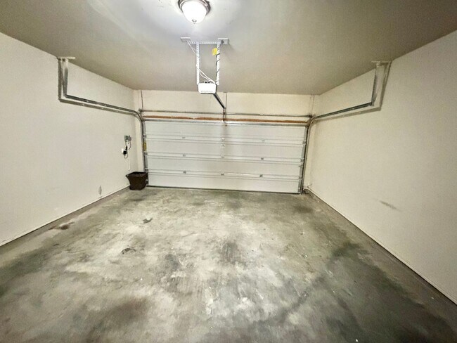 Building Photo - 3418 Lorne Dr