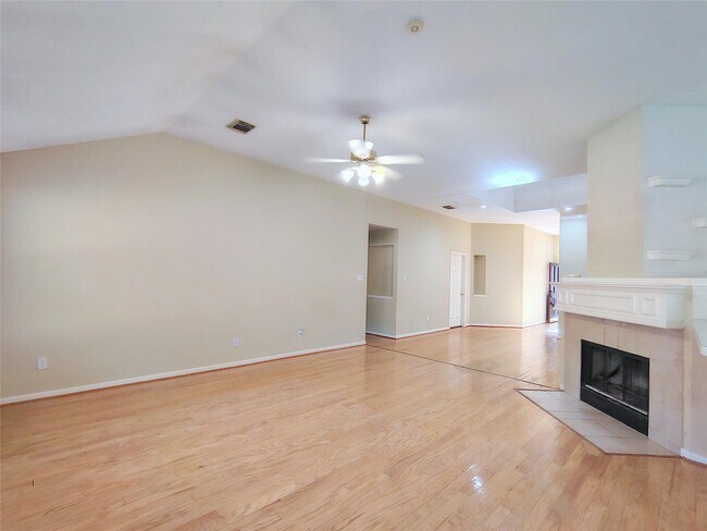 Building Photo - 818 Presley Way