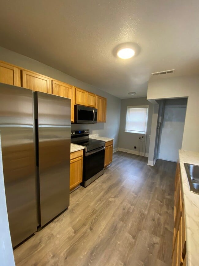 Building Photo - 3 Bedroom 1 Bath Home