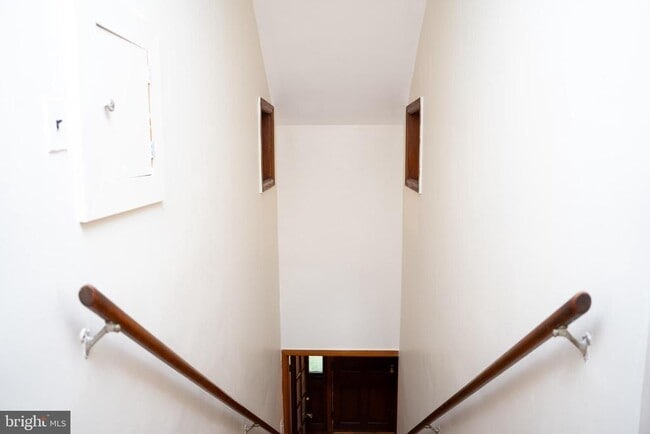 Building Photo - 110 Van Buren St NW