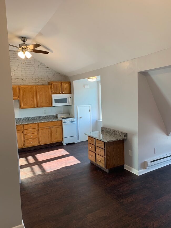 Building Photo - 7 S Morton Ave