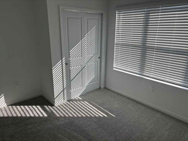 Building Photo - 1173 Caloosa Crk Dr