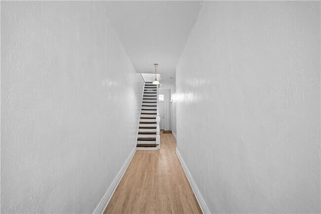 Building Photo - 3053 Brereton St