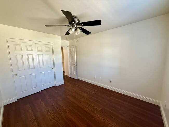Building Photo - Beautiful 3 Bed / 2 Bath Home with Spacious Layout & Great Natural Light
