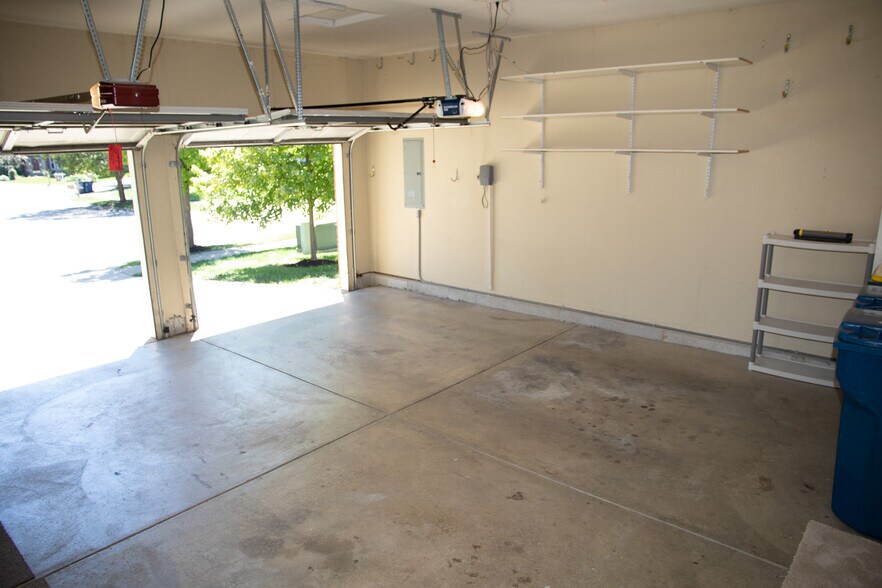 Building Photo - 12584 Autumn Gate Way