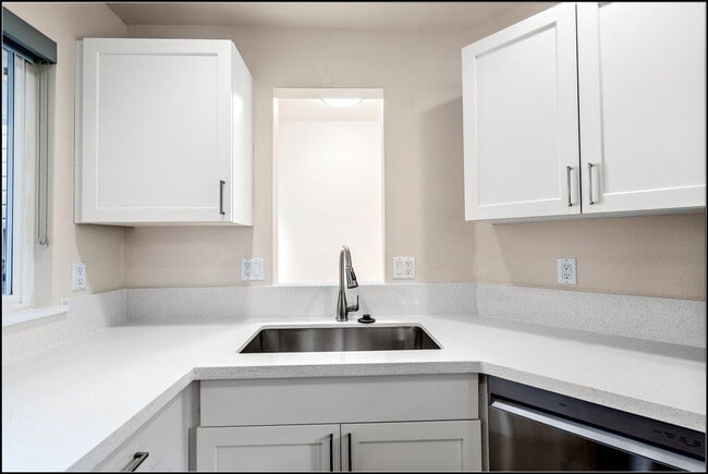 Building Photo - 5541 S Adonis Pl