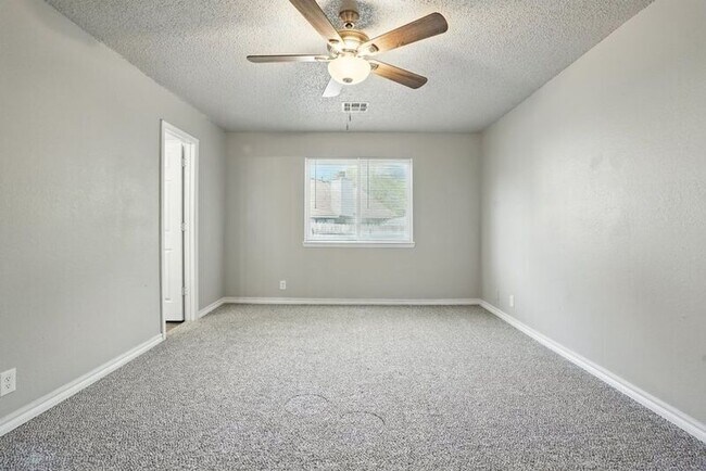 Building Photo - 2929 S 138th E Pl