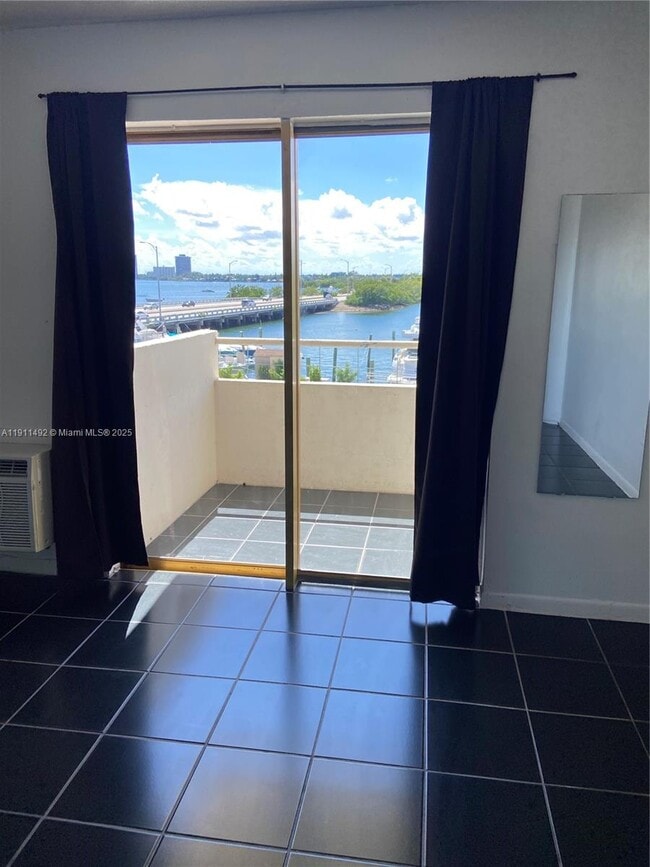 Building Photo - 7904 West Dr