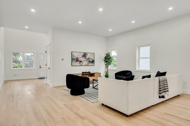 Building Photo - 22 Estabrook Rd