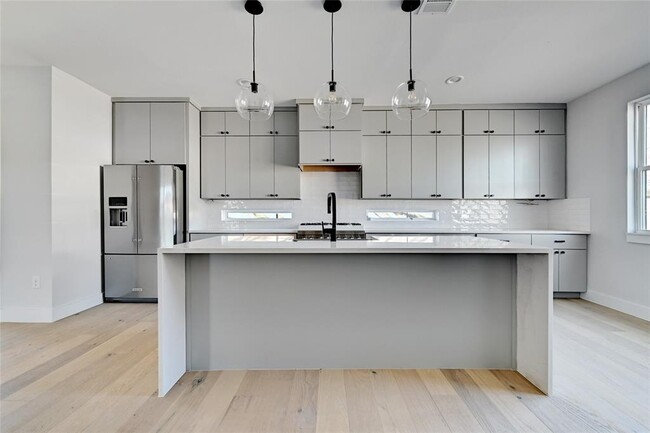 Building Photo - 8428 Hathaway Dr