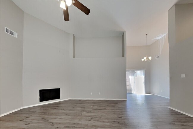 Building Photo - 13215 Noble Crest Dr