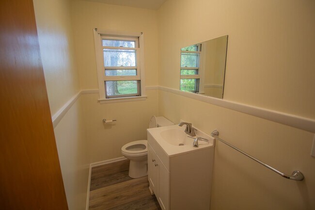 Building Photo - 57 Sherwood Dr