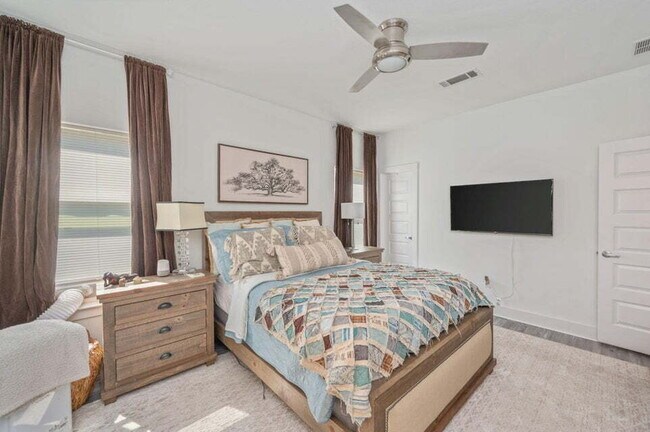 Building Photo - RENTAL 3/2 split floor plan move in ready!