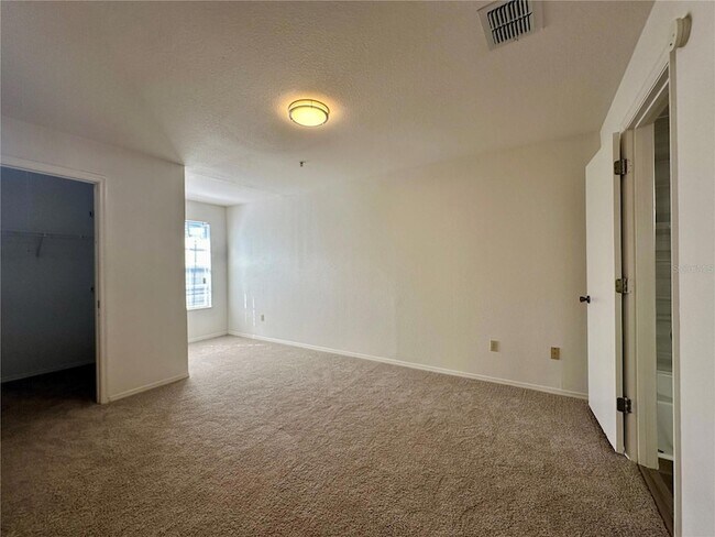 Building Photo - 1612 Columbia Arms Cir