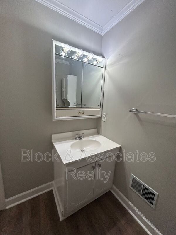 Building Photo - 735 W Mountain St