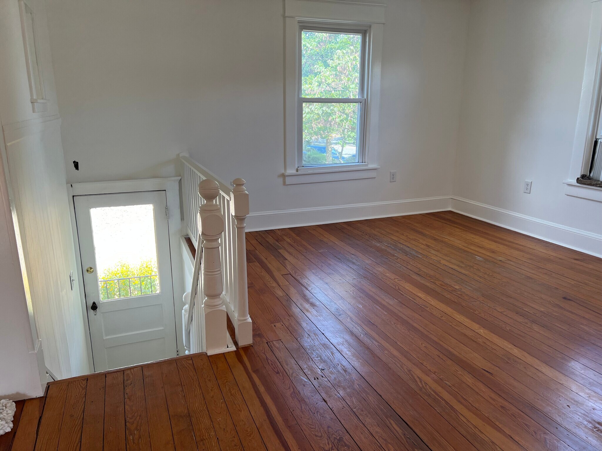 Common area - 704 Blenheim Ave